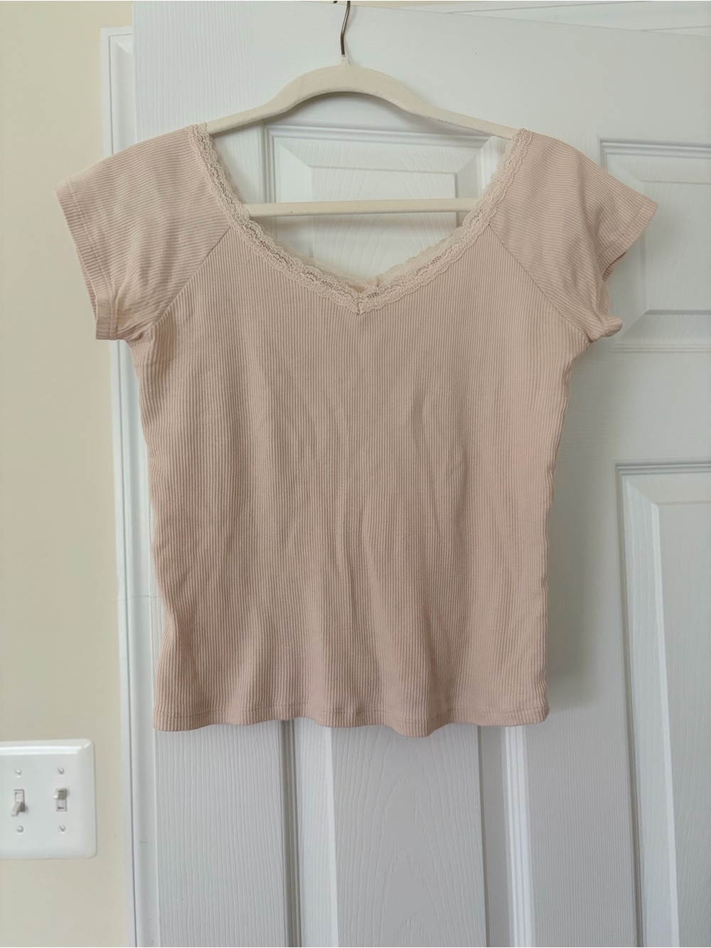 Brandy Melville Pale Pink Ribbed Lace-Trim V-Neck Top